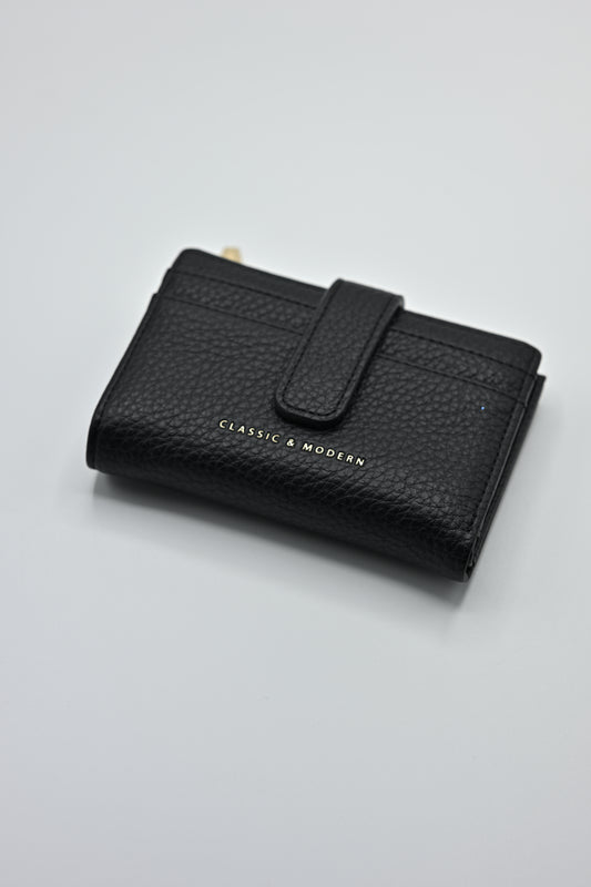 Classic & Modern – Black Textured Wallet